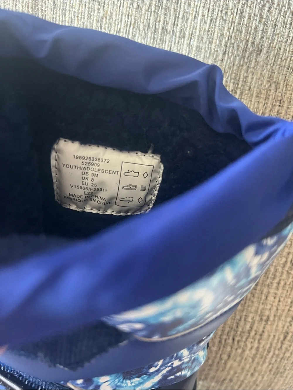 Lands End Children’s Snow Boots size 9